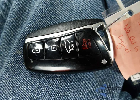 2015 Hyundai Genesis 5.0 z USA, uszkodzony, nr VIN KMHGN4JF0FU059489